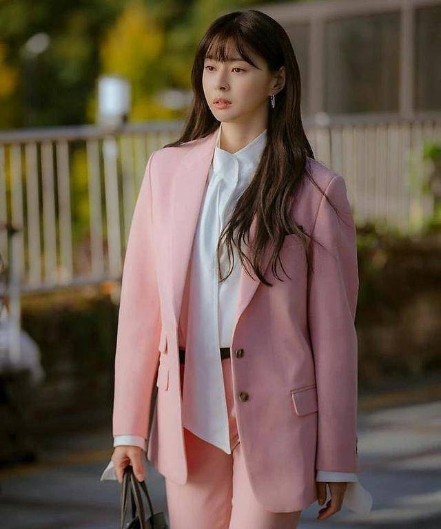 《梨泰院》两大女主造型大盘点,多种风格完美呈现,你更喜欢谁