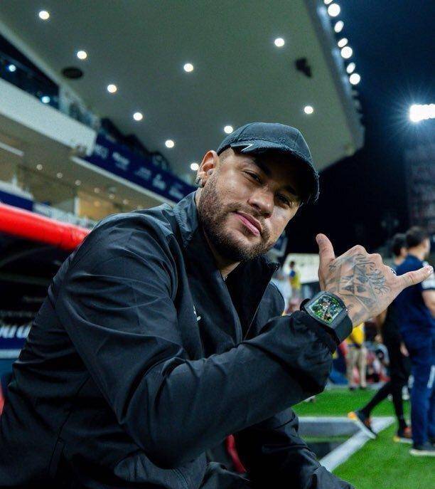 尽管本场比赛中因受伤未能登场,但效力于新月队的32岁巴西球星内马尔