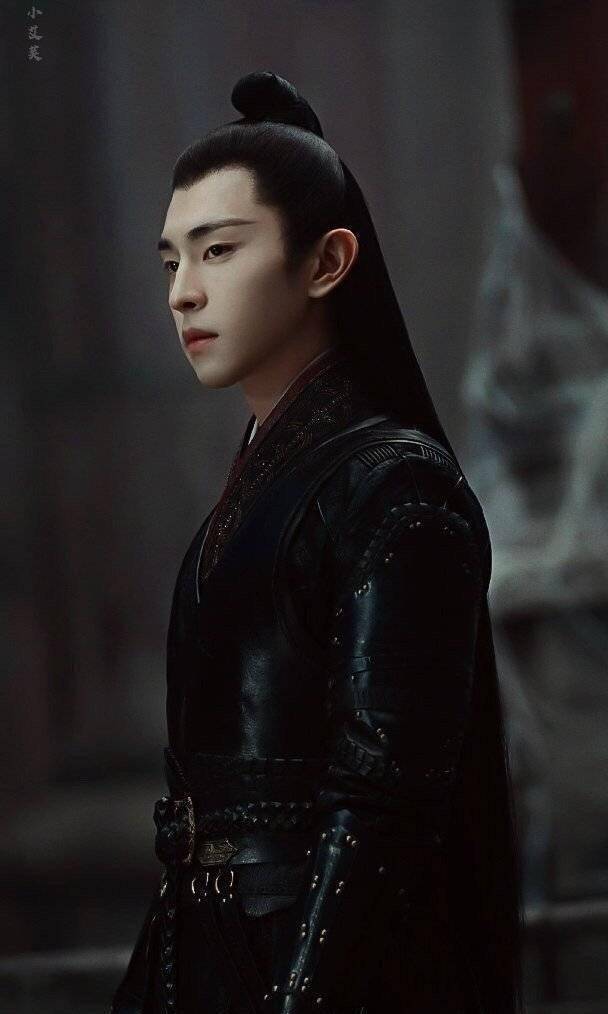 原创邓伦长在了我的笑点上上新了故宫邓伦手机字号像老人机图亮了