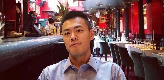 刘銮雄独子刘鸣炜:和风流亲爹唱反调,家产拱手让后妈,低调二婚