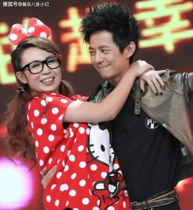 受到观众一致好评的马丽,此时成了很多导演的座上宾,出演了大量的喜剧