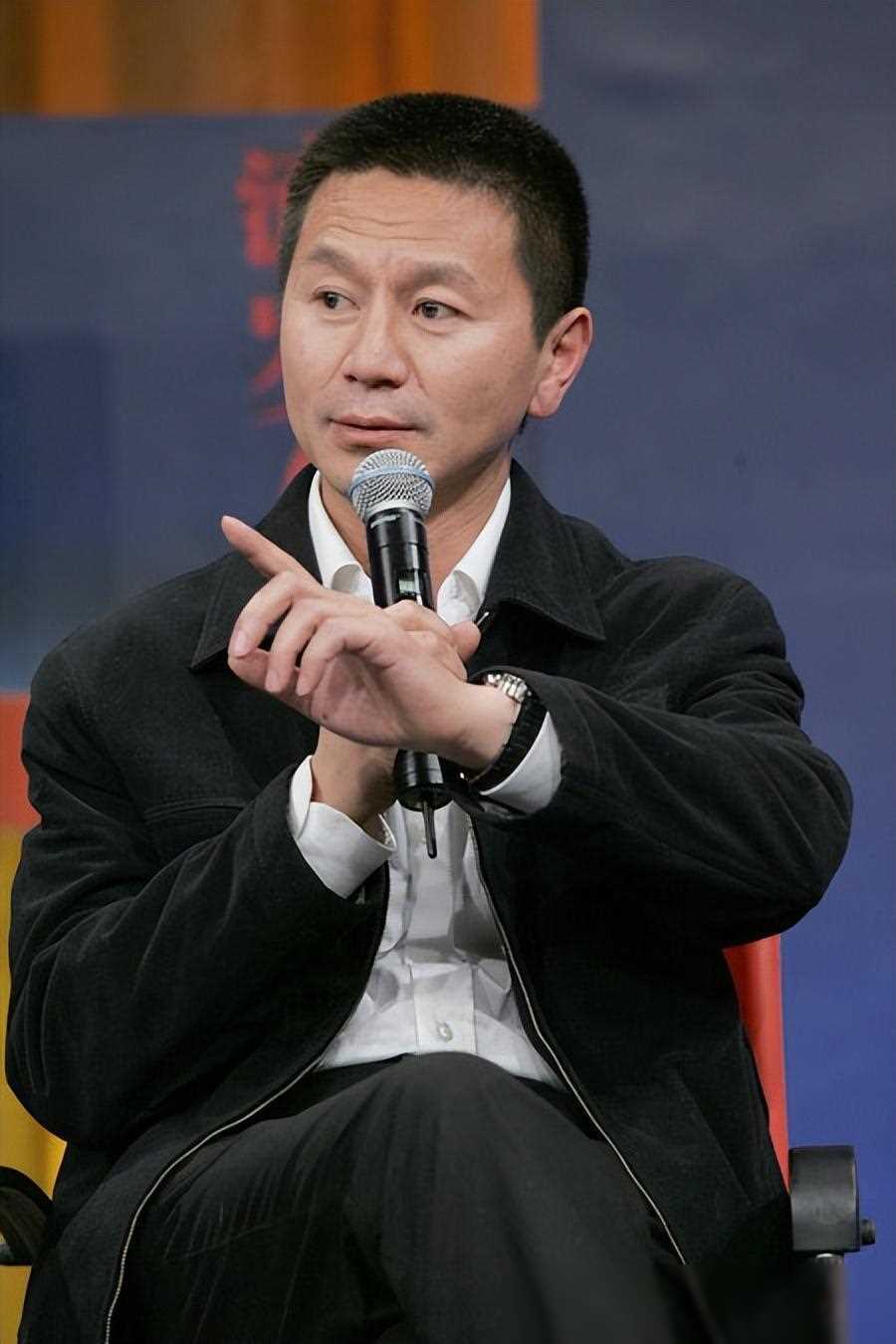 原创吴若甫婚姻生活引人关注年龄差与子女教育问题引发热议