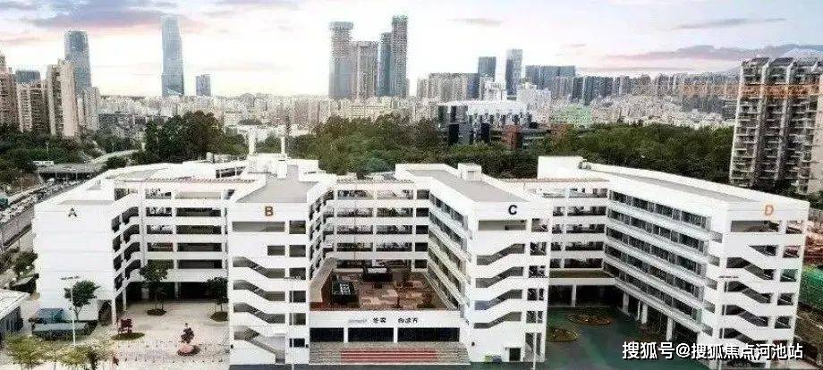 根据深圳市教育局网站查询,龙岸花园目前的学区是华南实验学校(小学部