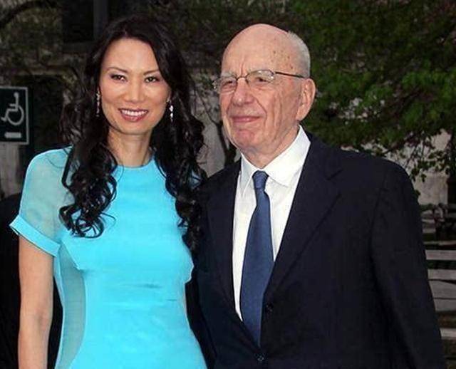 邓文迪俩女儿差的有点多啊姐姐明显发福妹妹身材风格都像妈