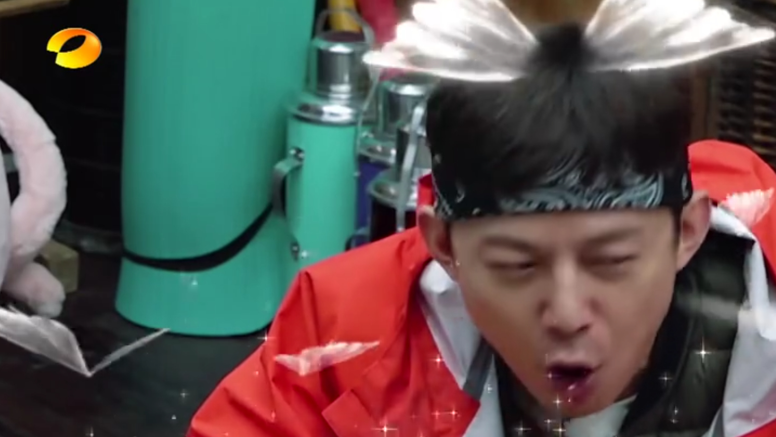 当然啦,这道菜做出来的味道当然是不会差的,你看看何老师这销魂的表情