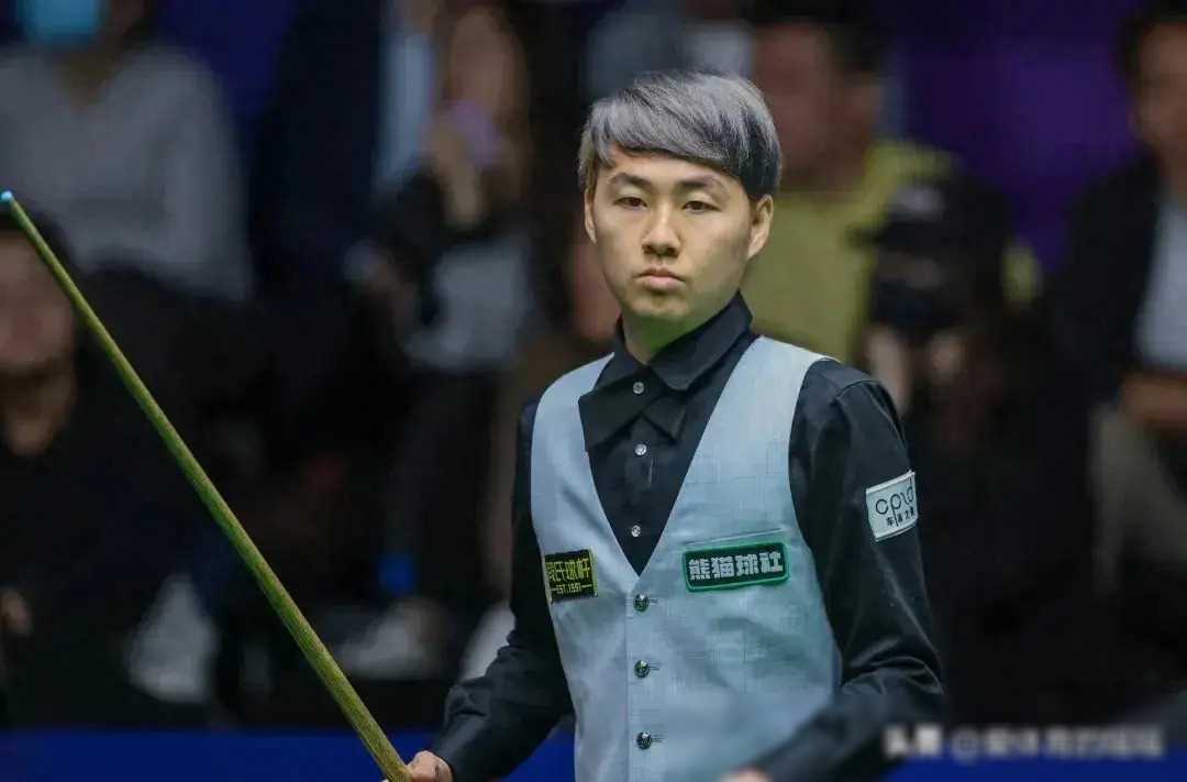 原创世锦赛资格赛次轮战中国斯诺克德比战徐思与田鹏飞全力突围