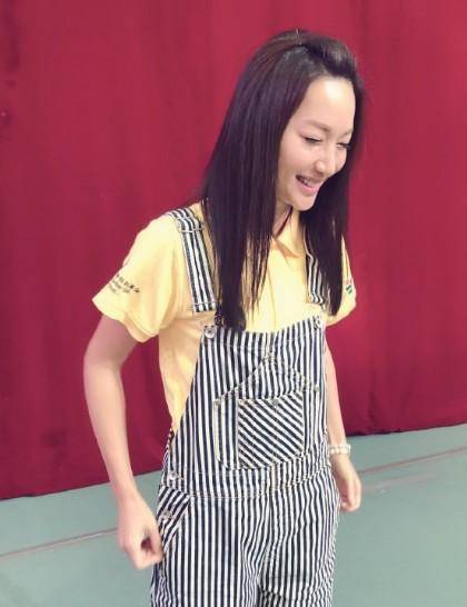 徐子珊放飞自我退出娱乐圈,因生活混乱险被封,如今瘦成纸片