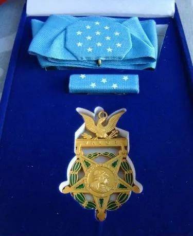 原创点评生死狙击上十五年后依然是狙击影片无法超越的巅峰