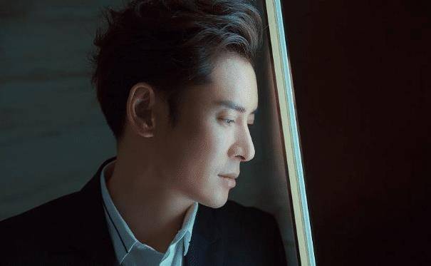 原创误打误撞的韩栋不料得到导演赏识踏上了一条不平凡之路