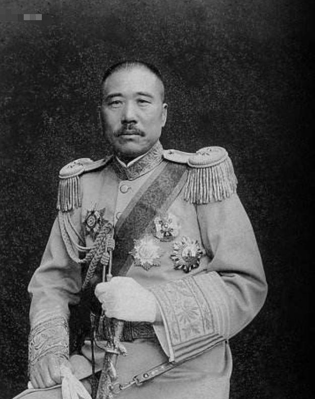 张宗昌是奉系军阀中的代表人物,他出生于山东,后来投奔了张作霖,奉系