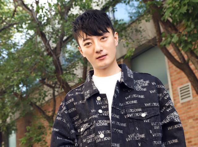 董璇苏小玎同晒四宫格照打卡,被扒在同一地点拍摄_高云翔_照片_网友