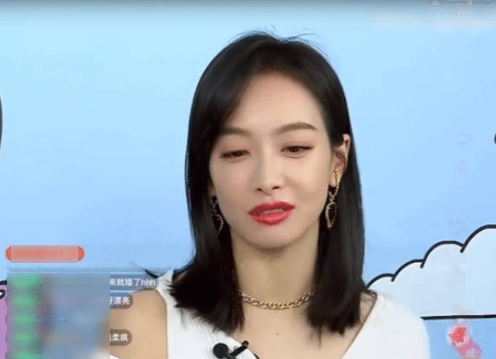 原创宋茜亮相品牌直播间近距离镜头下这颜值确定不是开玩笑