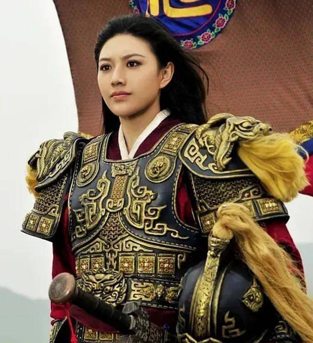 之后她又主演了大女主剧《上官婉儿》,因为《琉璃》成名的男二刘学义