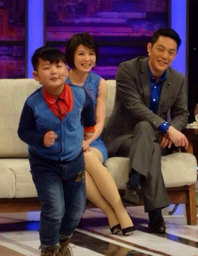 强子,未成名夫妻恩爱16年,成名后净身出户娶美模_程愫_周丽淇_作品