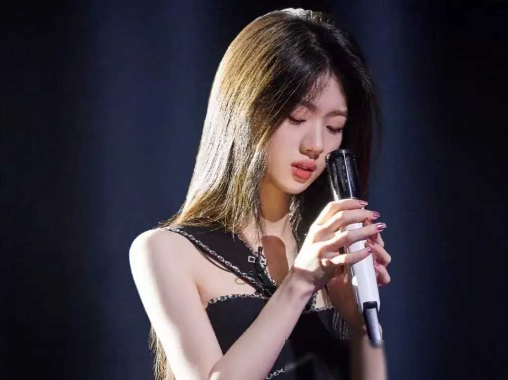 冠军之路:音乐才女单依纯,从热爱到传奇,创造无限可能_梦想_故事_挑战