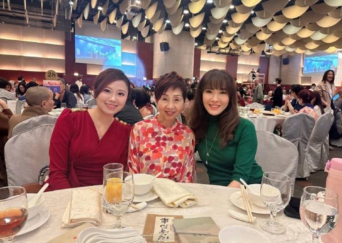 曾志伟生日举办慈善斋宴两个儿子和大女儿媳妇王敏奕均出席