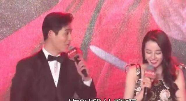 本来长相异域,五官线条明朗,被造型师一坑,分分钟感觉是男扮女装