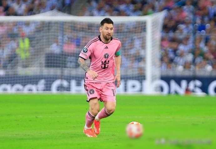 原创梅西复出难阻败北阿尔巴染红遗憾出局迈阿密无缘美冠杯4强