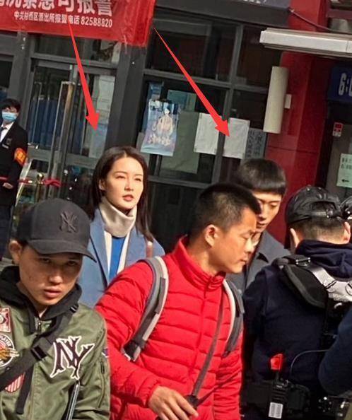 原创偶遇李沁张一山拍戏路人视角下身高引热议确定相差10公分