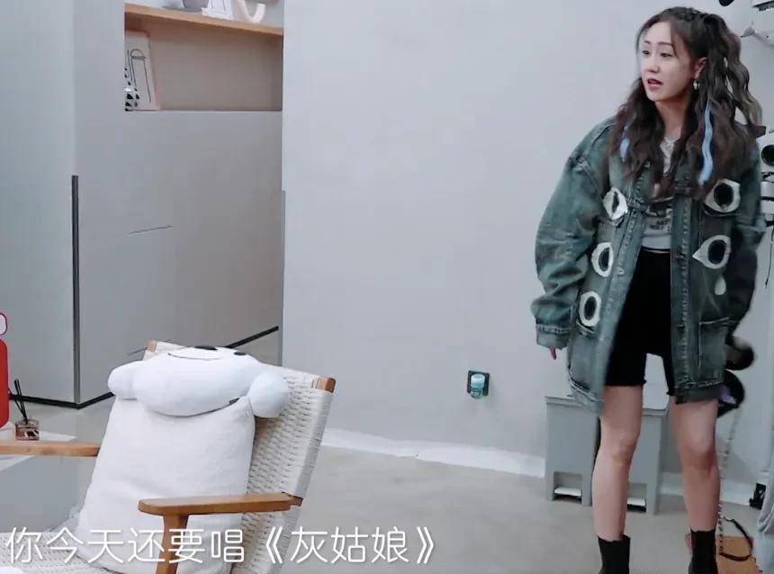 原创郑钧无视刘芸转身就走刘芸当场发飙非让我这么难堪下不来台吗