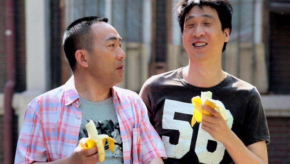 用手拍郭德纲的脸,老郭不敢生气还笑脸相迎,相声界的隐形富豪_杨议