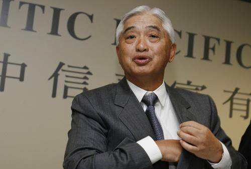 决策失误155亿一夜蒸发荣智健跌下首富神坛今只剩马照跑