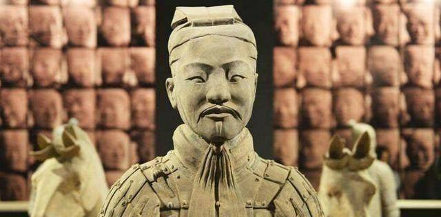 兵马俑里的士兵为何都是轻装大秦帝国的覆灭和它有关