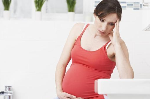 如果准妈妈在怀孕期间便秘，不要轻易忽视它。六个小技巧可以帮你轻松解决_活动_食物_营养。