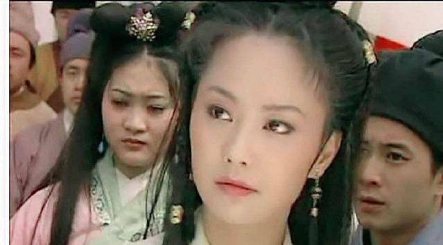 白莲花是乔灵儿的妻子,更是西游记后传的一大美人,至于她有多美,直接