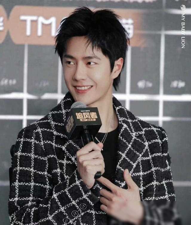 追风者见面会:王阳少年感十足,王一博清新帅气,李沁腿型吸睛