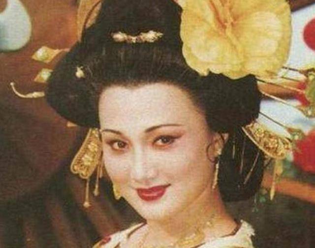 原创80年代的绝色美女林芳兵因太美丽被人算计鼻子险些被割掉