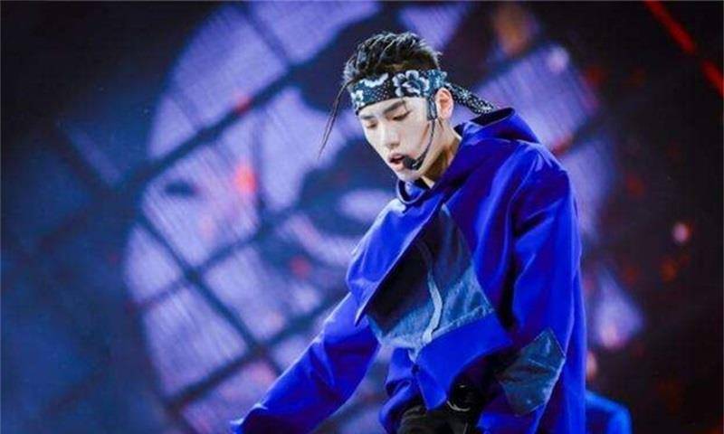 《青2》迎来合作舞台,导师热舞暖场,师兄更是炫酷_节目_蔡徐坤_王子异