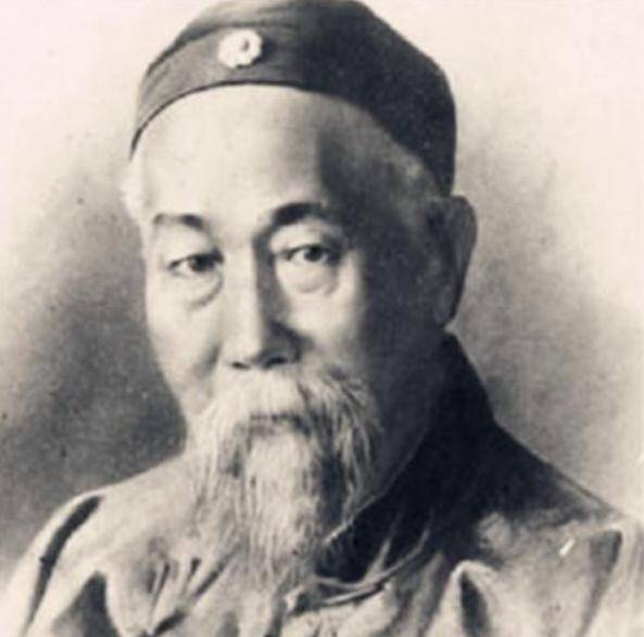 富即贵,大哥李翰章官至两广总督,老三李蕴章和老五李凤章没有涉足官场