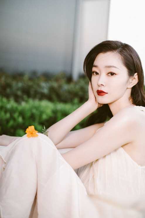 要追求自然美,这样才能让自己看起来更加美丽动人