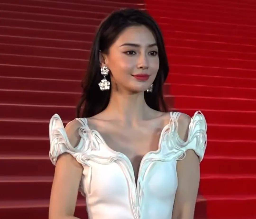 原创金像奖红毯明星生图48岁林熙蕾显年轻杨颖高定礼服不合身