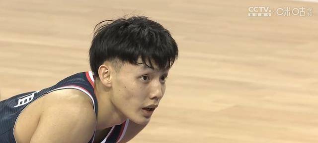 队长轮休易建联仅打12分钟徐杰30分创新高卫冕冠军遭双杀