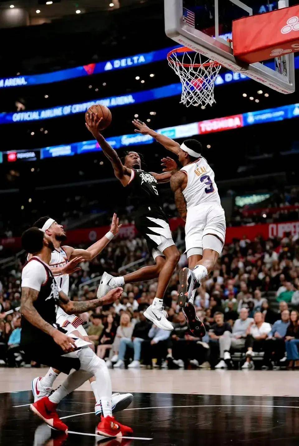 快船三巨头缺阵,太阳124-108快船,布克37 1 4_比赛