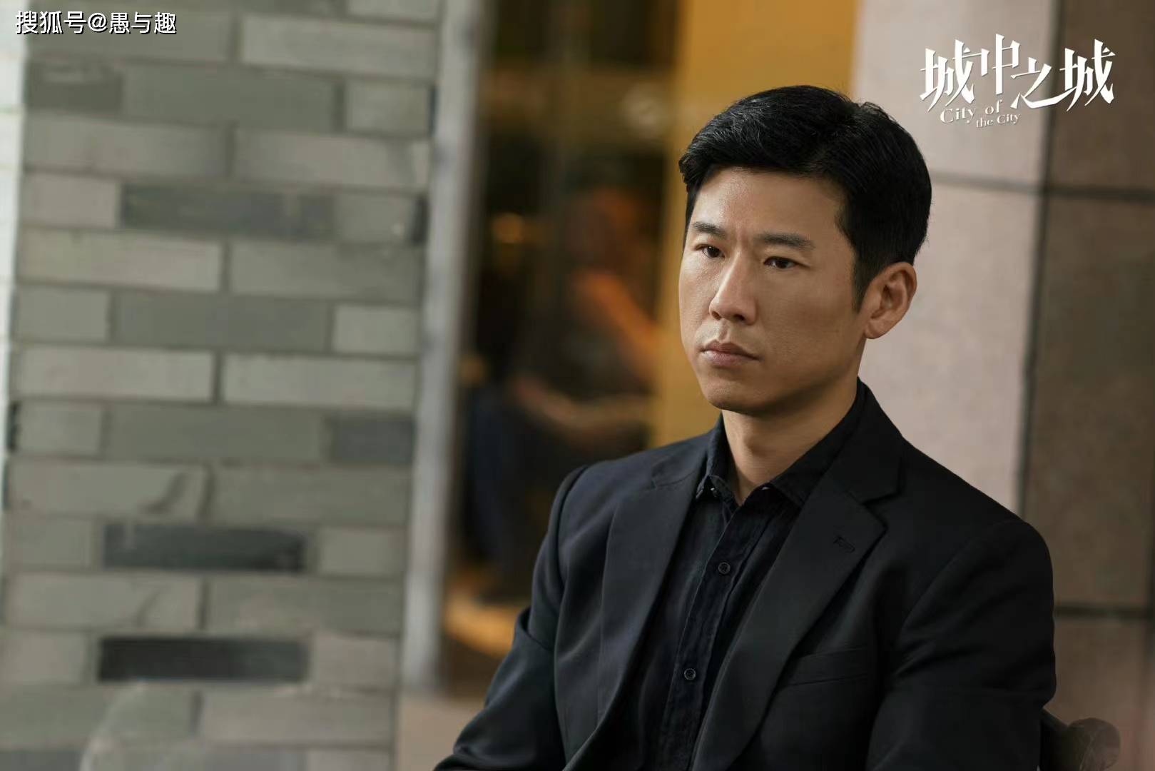 他是凭借2021年爆款剧《山海情》里饰演的男主弟弟马德宝才被观众认识