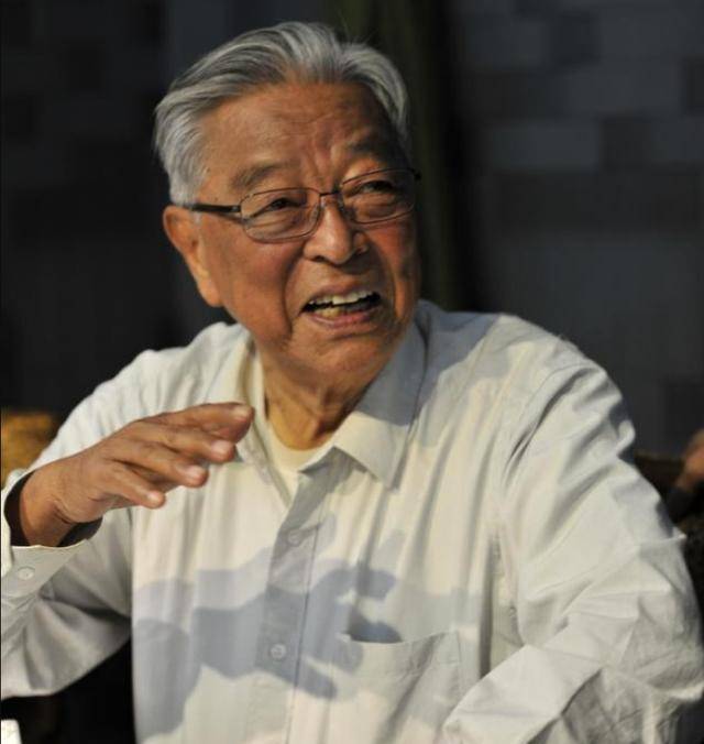 1979年,51岁褚时健出任卷烟厂厂长,遭到排挤,反击方式