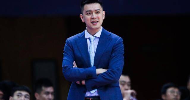 主力,因为广东队的内线其实也是老弱病残了,苏伟和刚刚提到的易建联