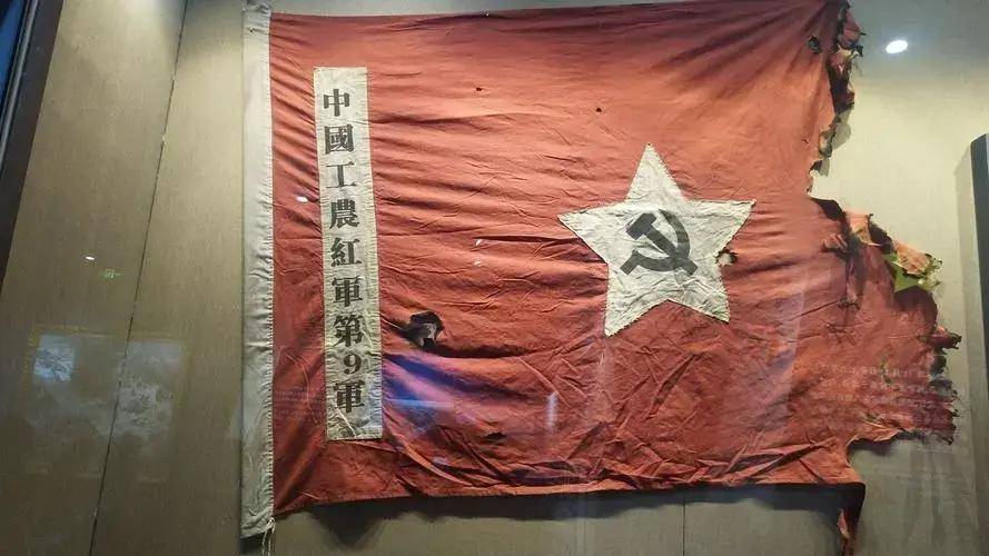 反围剿的土地革命战争,抗日战争,解放战争,在1949年合并八路军,新四军