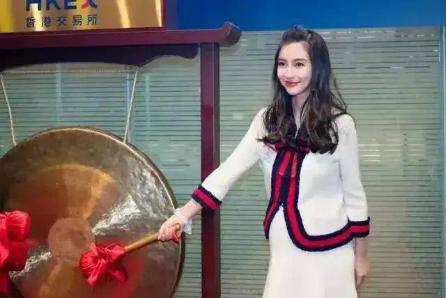 原创金像奖颁奖典礼走红毯还颁大奖baby要复出了