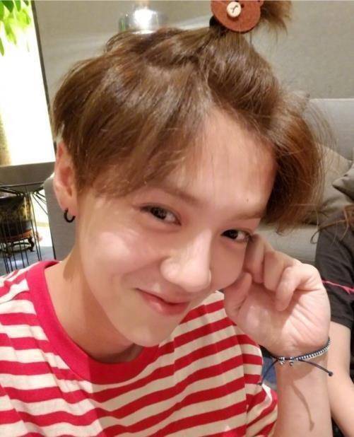 原创关晓彤晒女友视角给鹿晗庆生业内人士却爆料已分手网友虚伪