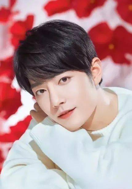 生病也要坚持拍好肖战即便行程安排满档依旧状态饱满