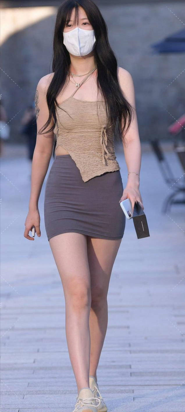 原创夏季清爽搭配一步短裙时尚耐看经典视觉感受