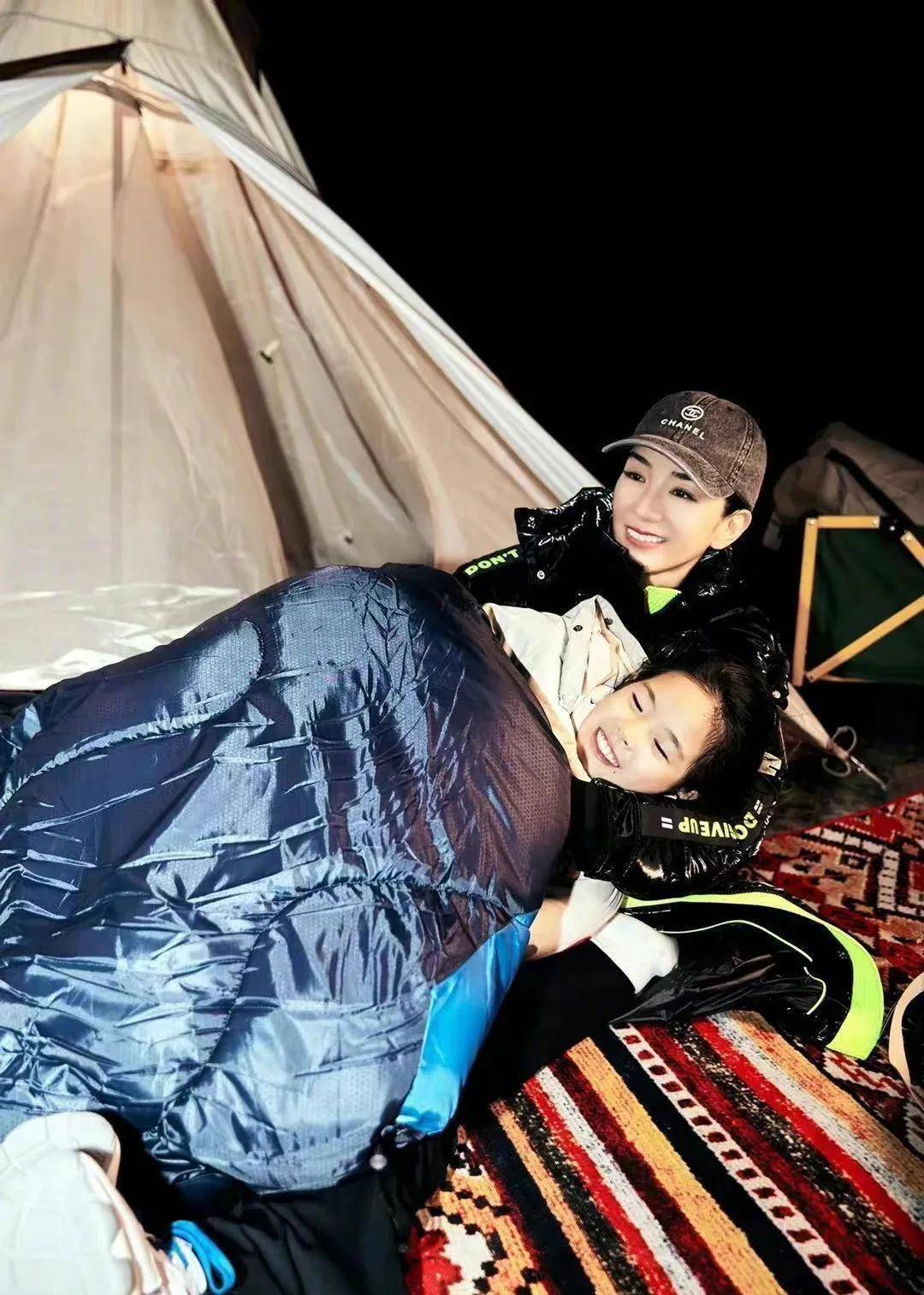 国庆七天长假,黄奕带女儿重走长征路,沙溢一家北京度假_胡可_赵雅芝