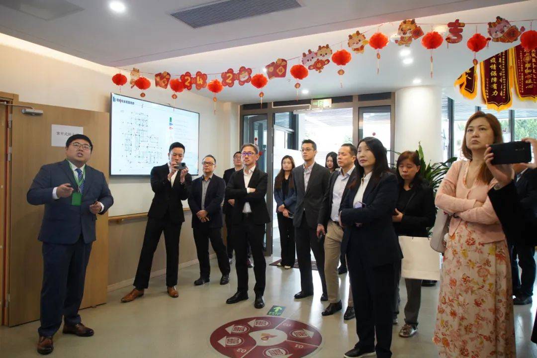 袁亚非三胞集团旗下安康通迎来新加坡卫生部代表团参访