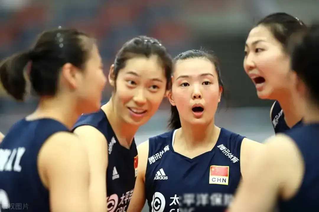朱袁张再聚首,有人提议李盈盈重回替补,能否成行成疑_朱婷_中国女排