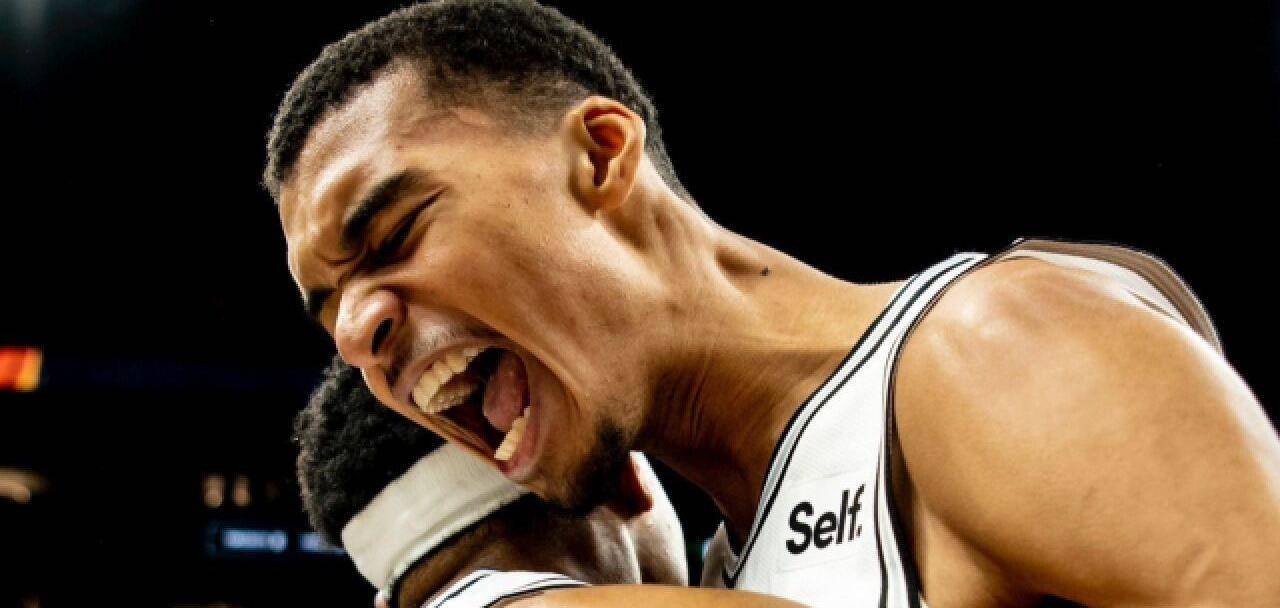 除了出色的得分和篮板能力外,vimbanyama还擅长组织这种能力.