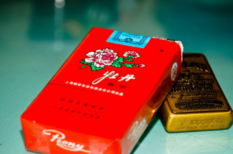 如果给你一千万,让你选择一种香烟,你会选哪个?_品牌_危害_烟草公司